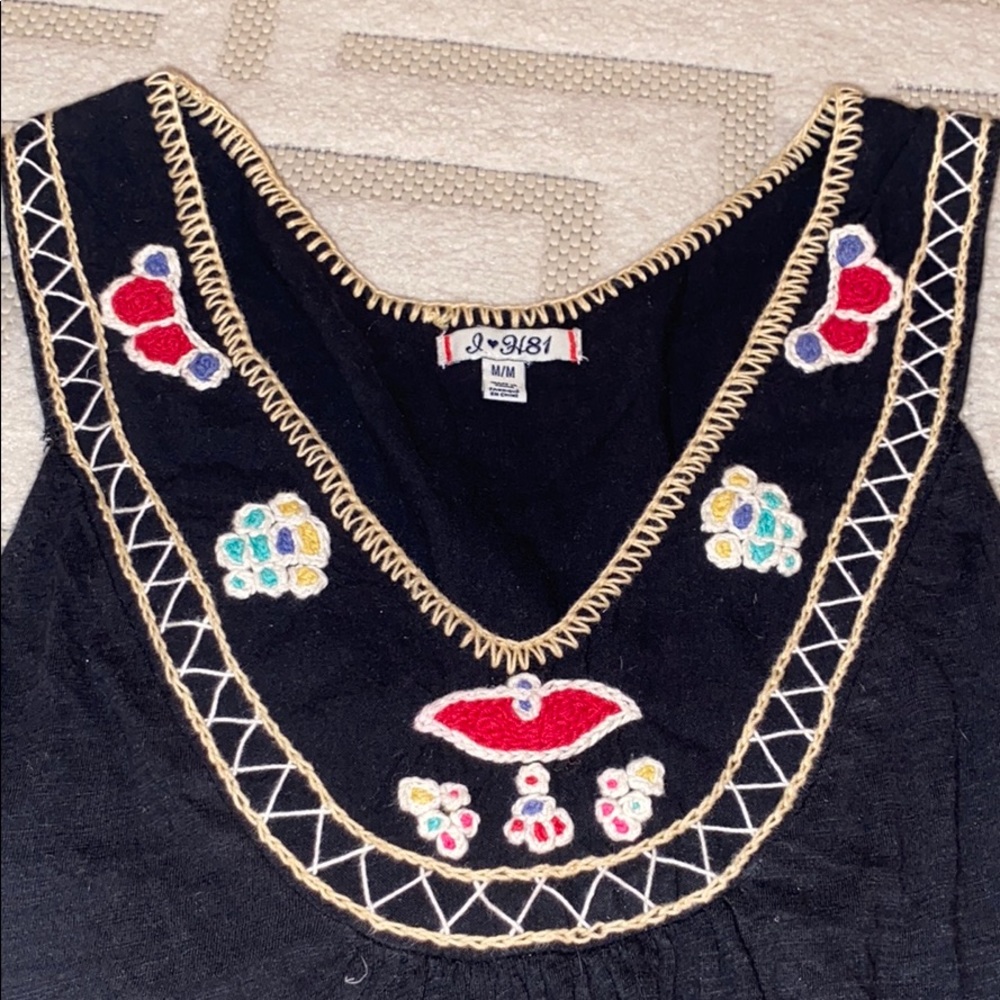 Embroidered Top - Picture 2 of 3